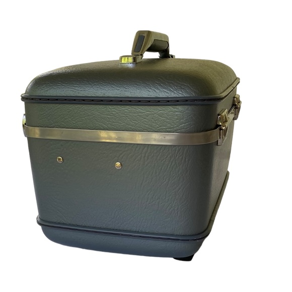 Vintage American Tourister Handheld Trunk - Picture 9 of 10